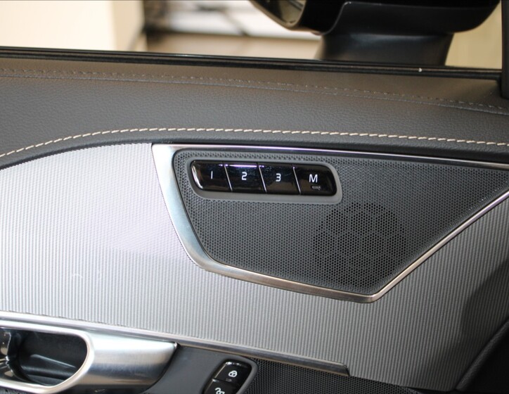 Volvo XC90 19