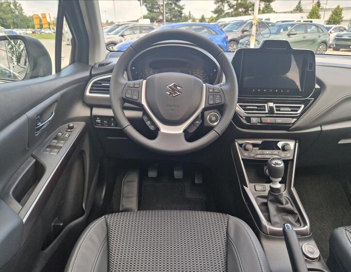 Suzuki S-Cross 15