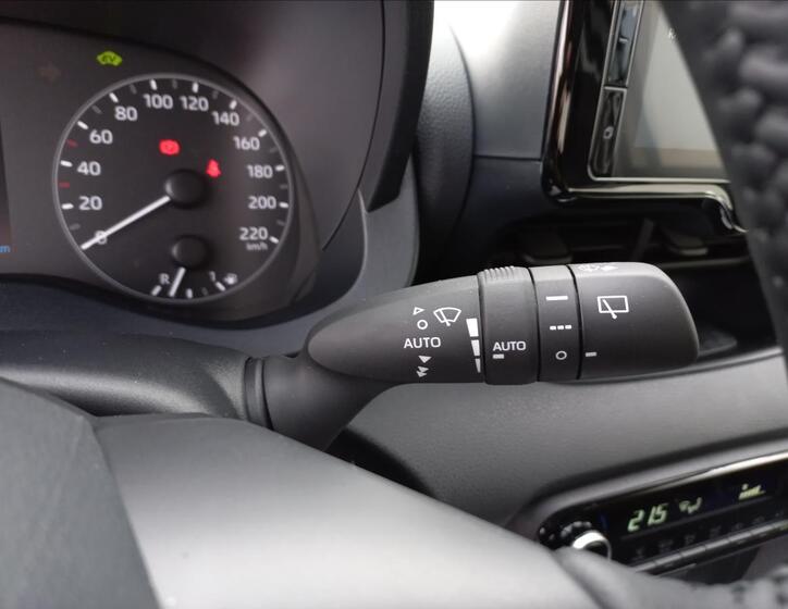 Toyota Yaris 21