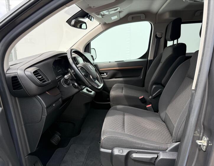 Toyota ProAce 9