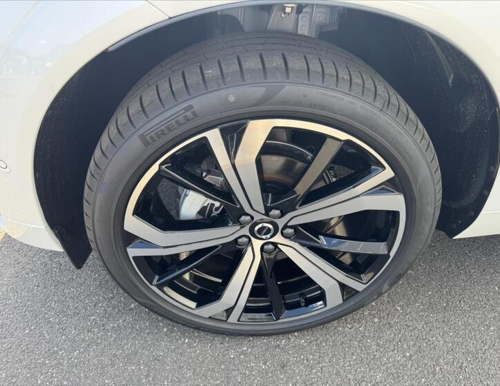 Volvo XC60 9