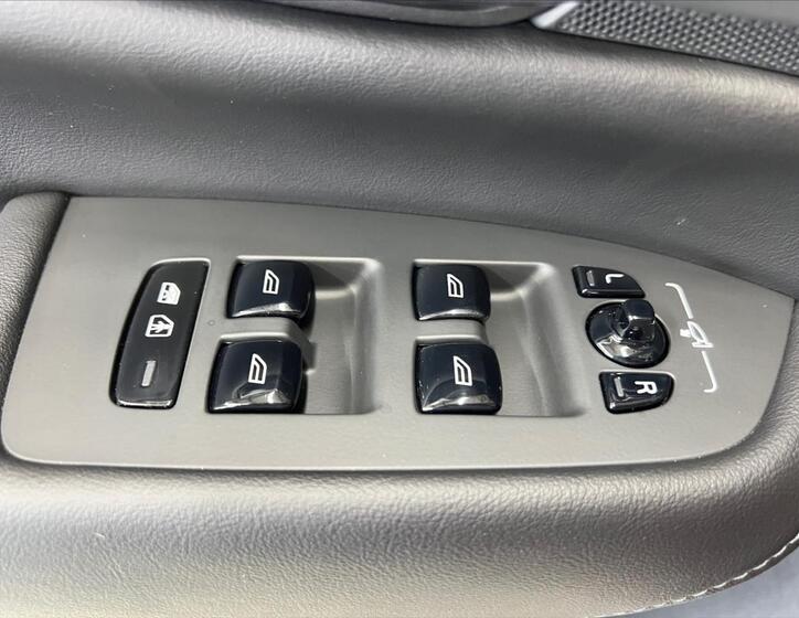 Volvo XC90 24