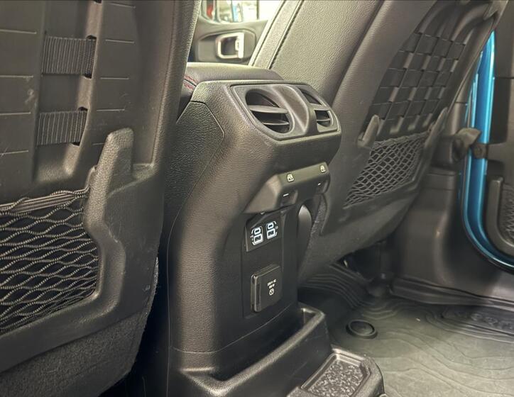 Jeep Wrangler 16