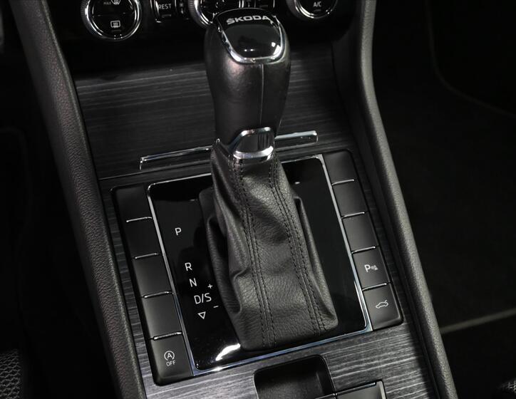 Škoda Superb 24