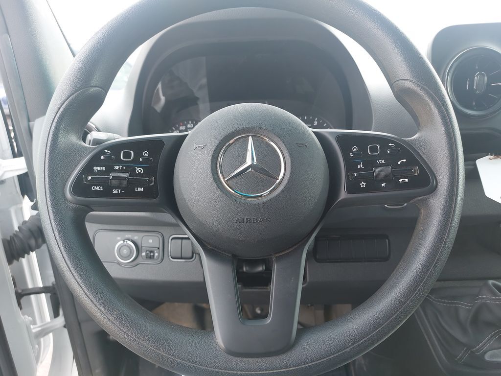 Mercedes-Benz Sprinter 13