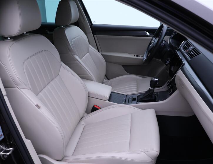 Škoda Superb 12