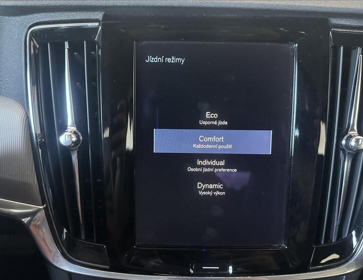 Volvo V90 34
