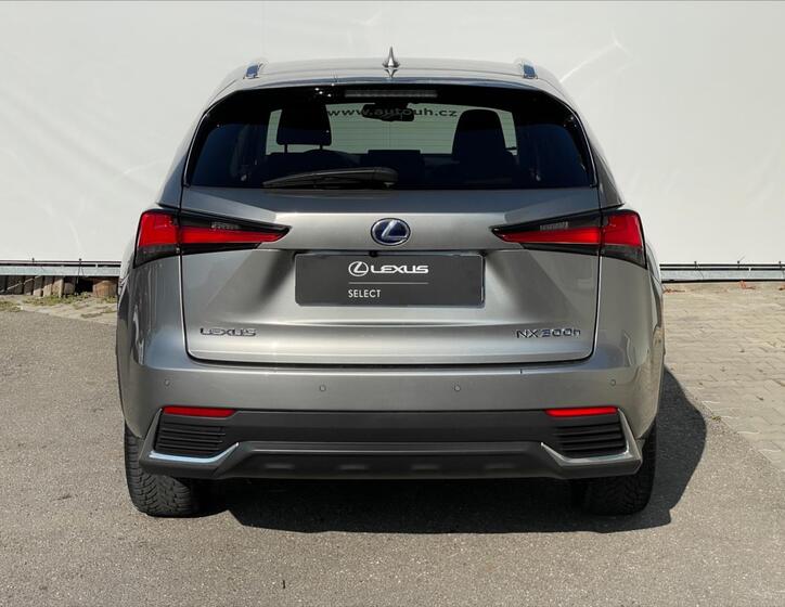 Lexus NX 300h 5