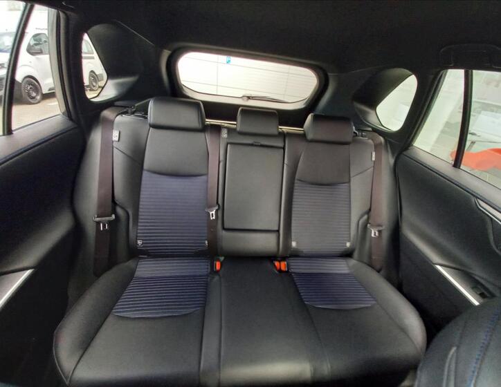 Toyota RAV4 10