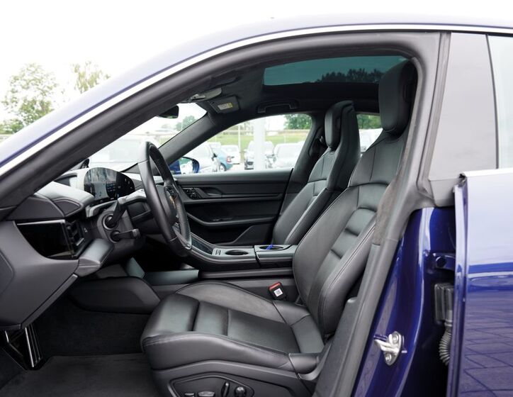 Porsche Taycan 24