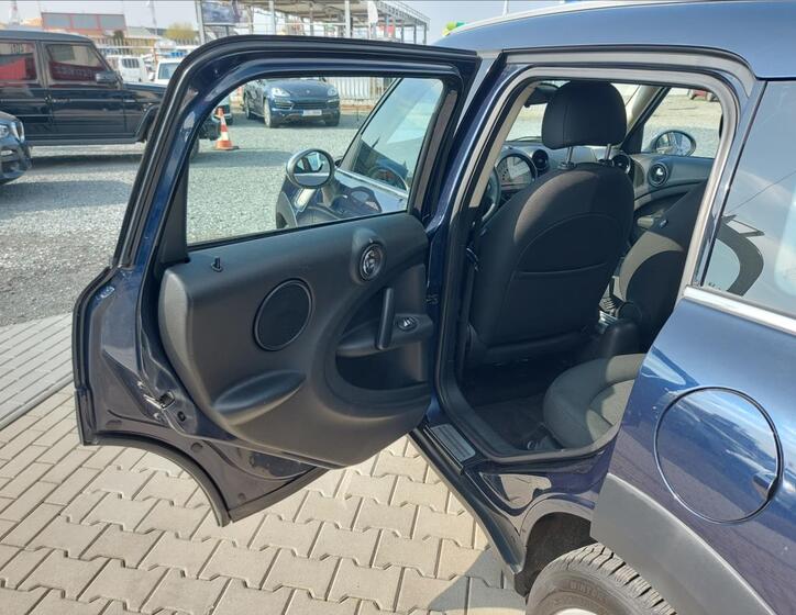 Mini Countryman 9