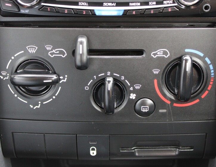 Peugeot 207 15