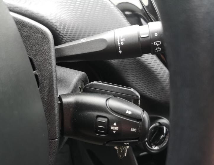 Peugeot 2008 7