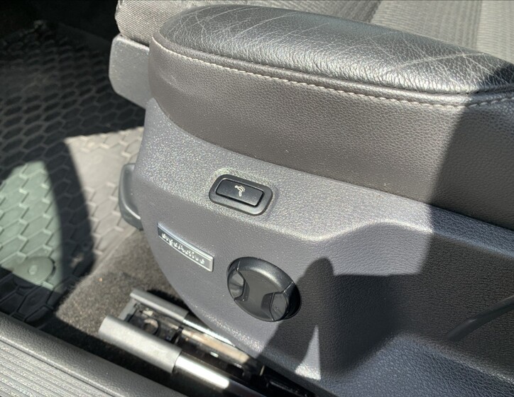 Volkswagen Golf 16
