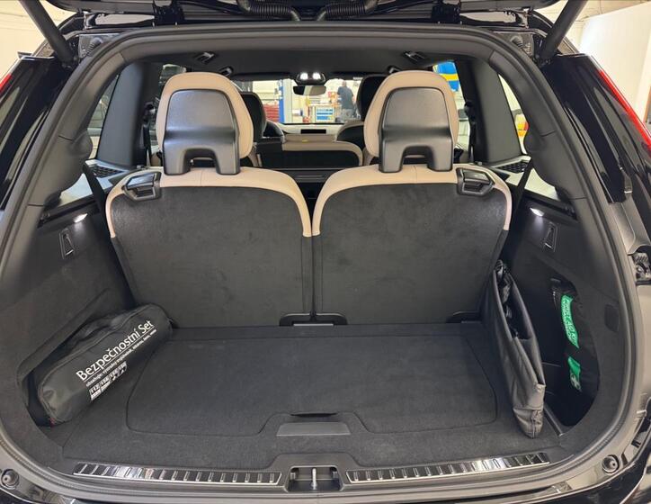 Volvo XC90 12