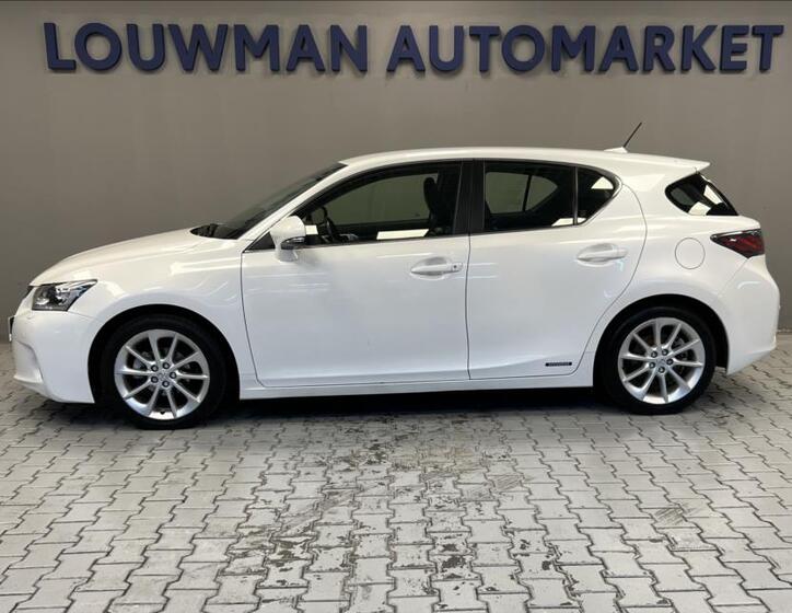 Lexus CT 200h 3