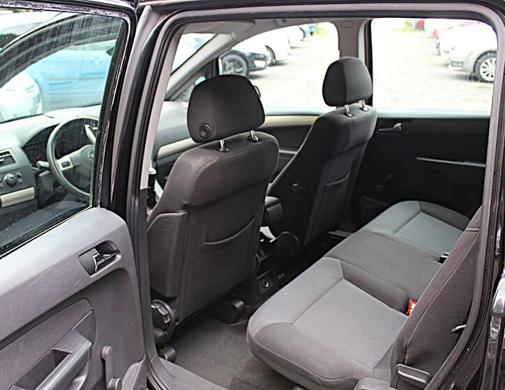 Opel Zafira 7