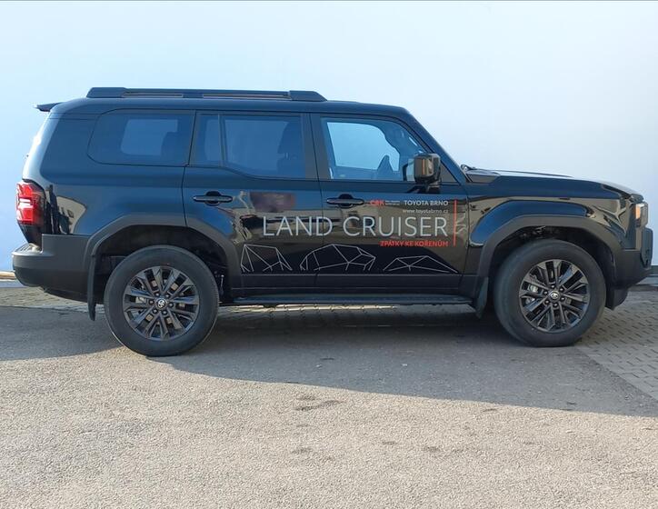 Toyota Land Cruiser 2