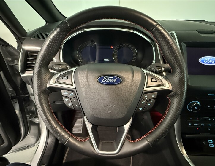 Ford S-MAX 10