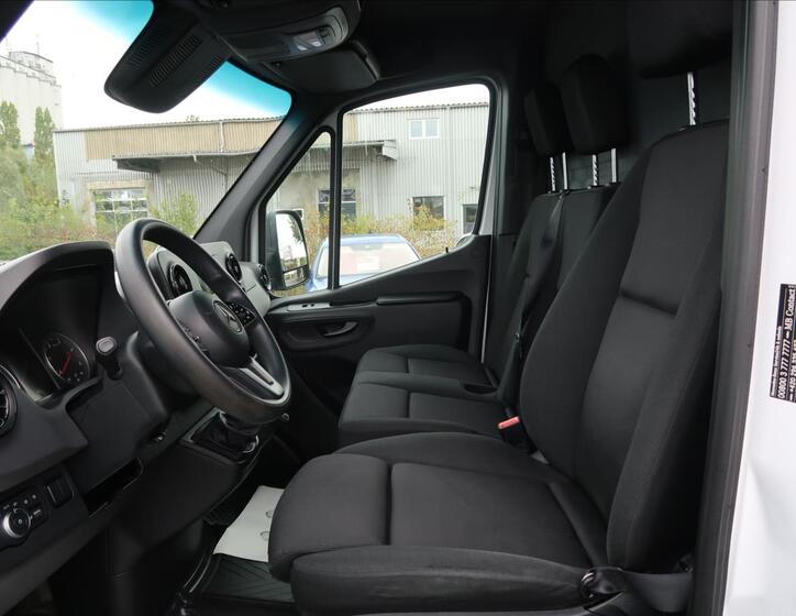 Mercedes-Benz Sprinter 12