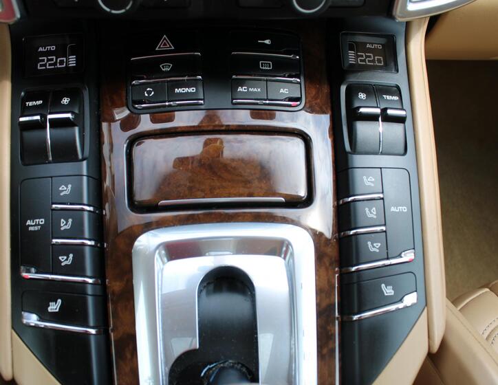 Porsche Cayenne 16
