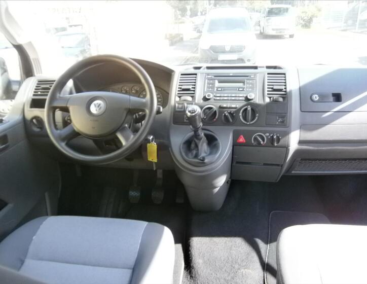 Volkswagen Multivan 10