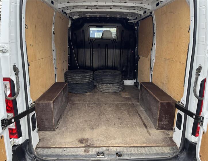 Renault Master 8