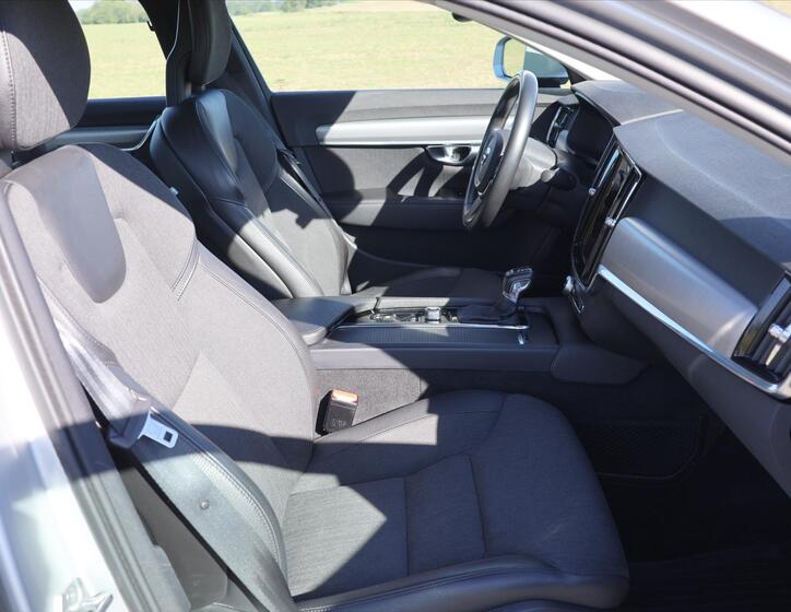 Volvo S90 11