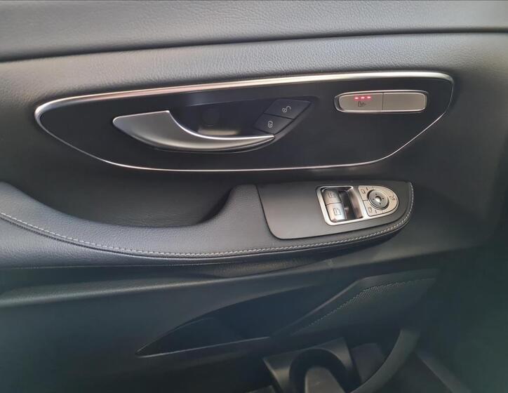 Mercedes-Benz Třídy V 12