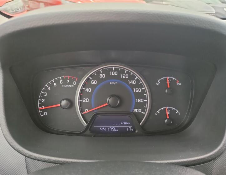 Hyundai i10 22