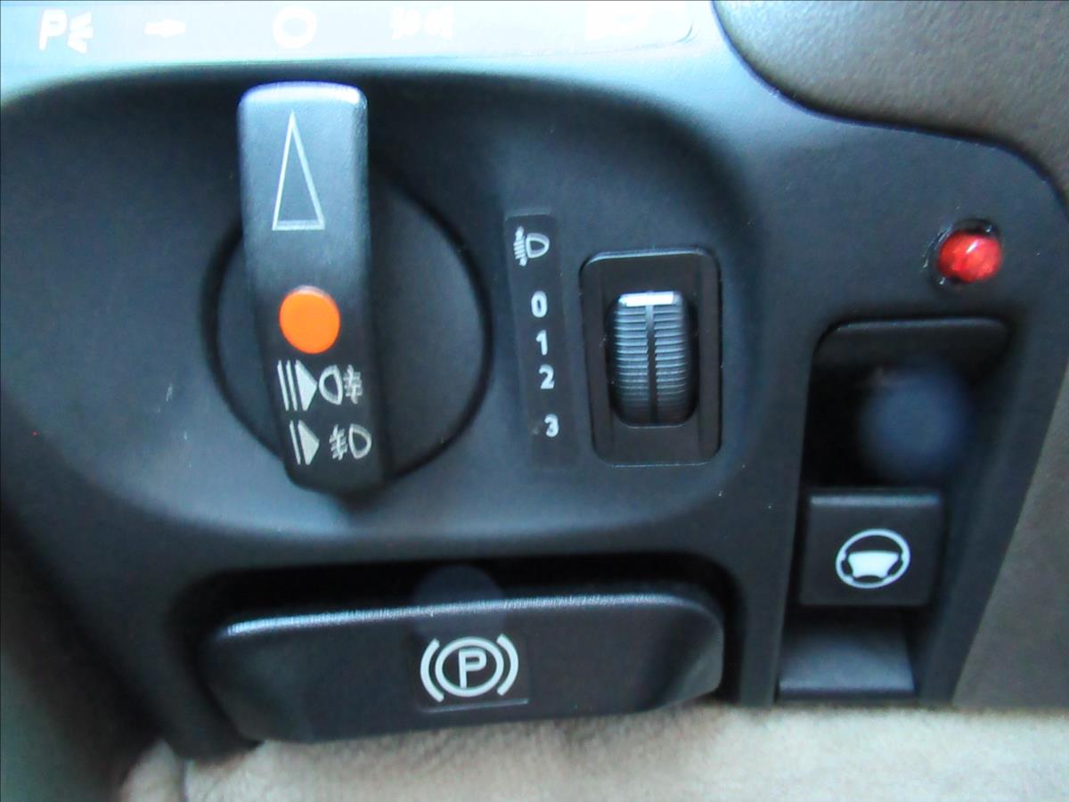 Mercedes-Benz 140