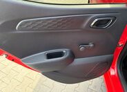Hyundai i10 15
