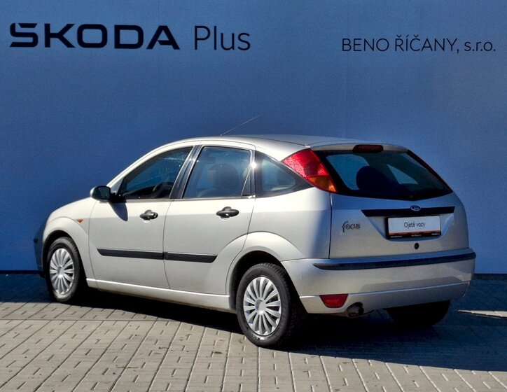 Ford Focus 10