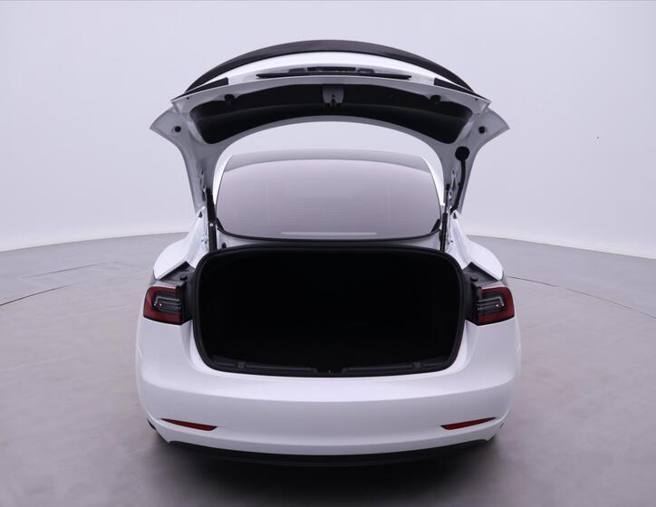 Tesla Model 3 9