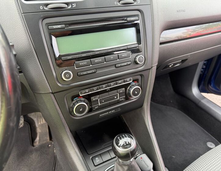 Volkswagen Golf 10