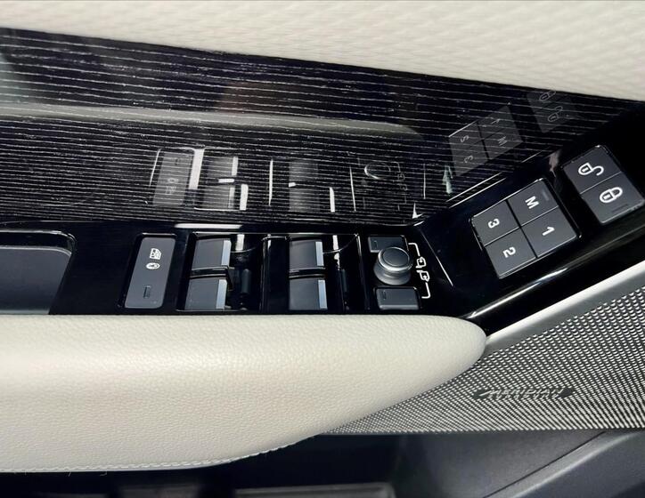 Land Rover Range Rover Velar 26