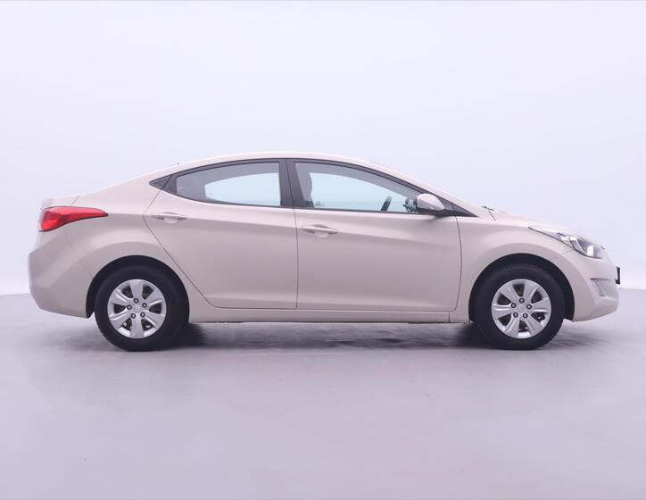 Hyundai Elantra 8