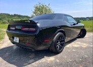 Dodge Challenger 8