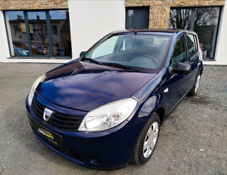 Dacia Sandero 1