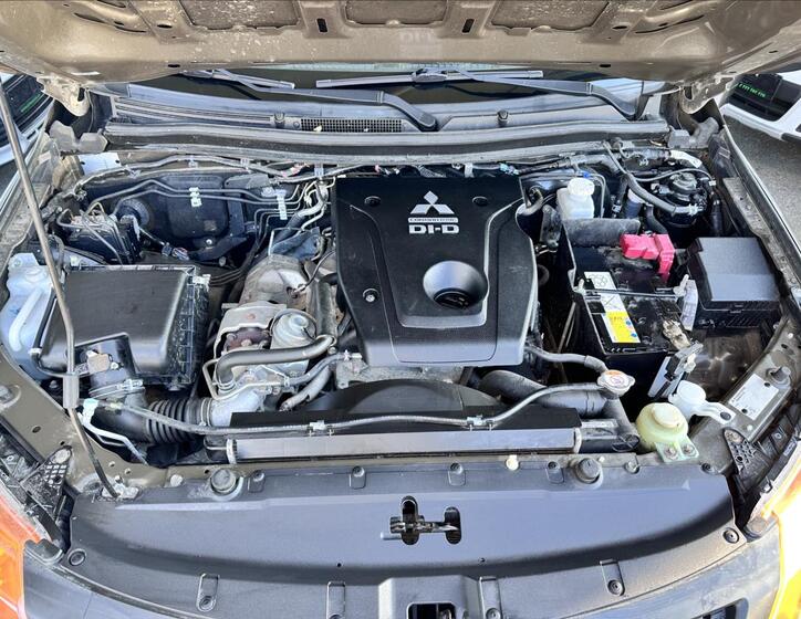 Mitsubishi L200 11