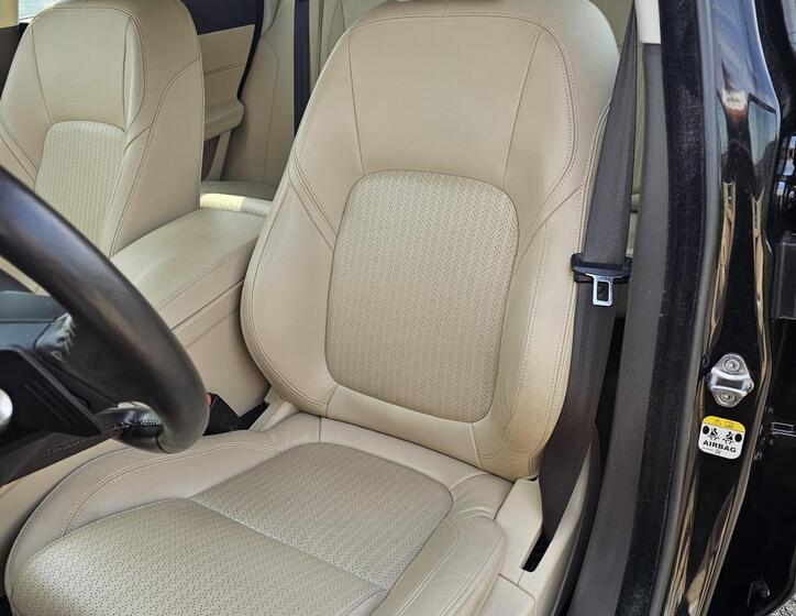 Jaguar XF 12
