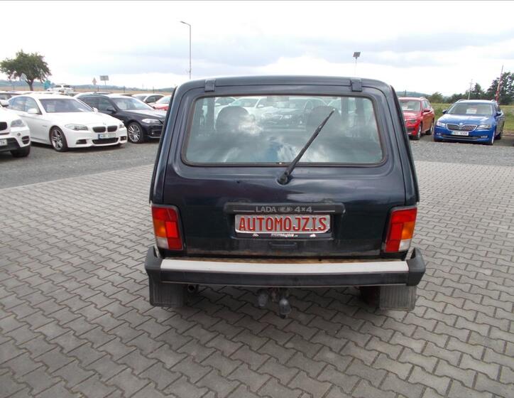 Lada Niva 9