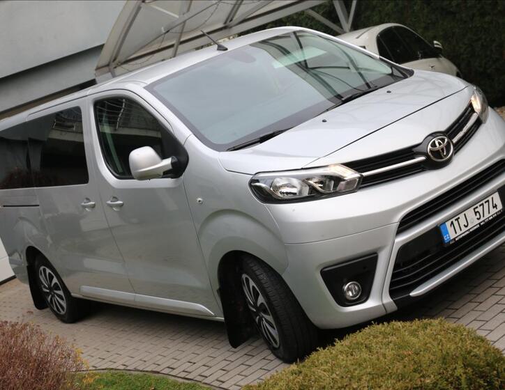 Toyota ProAce 8