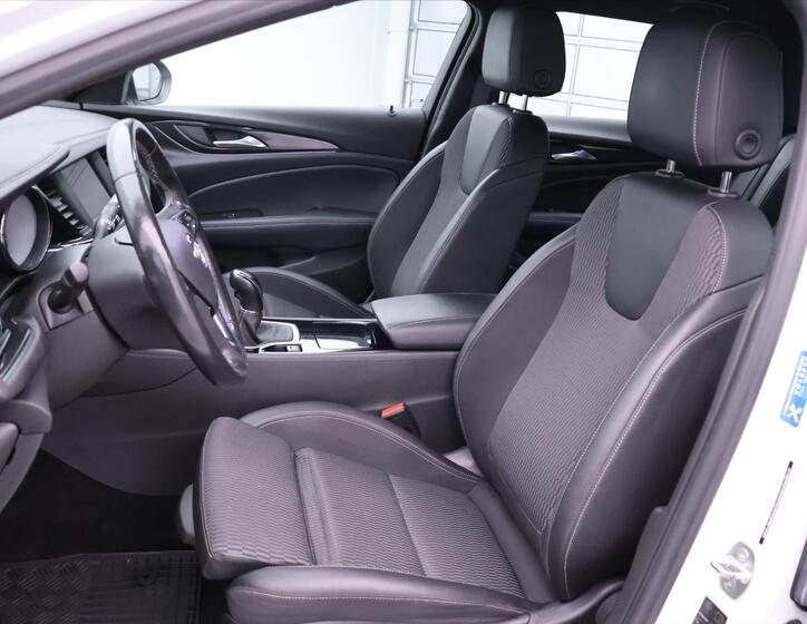 Opel Insignia 13