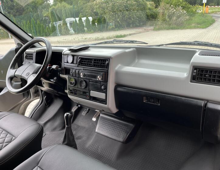 Volkswagen Transporter 12