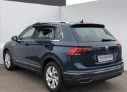 Volkswagen Tiguan 9