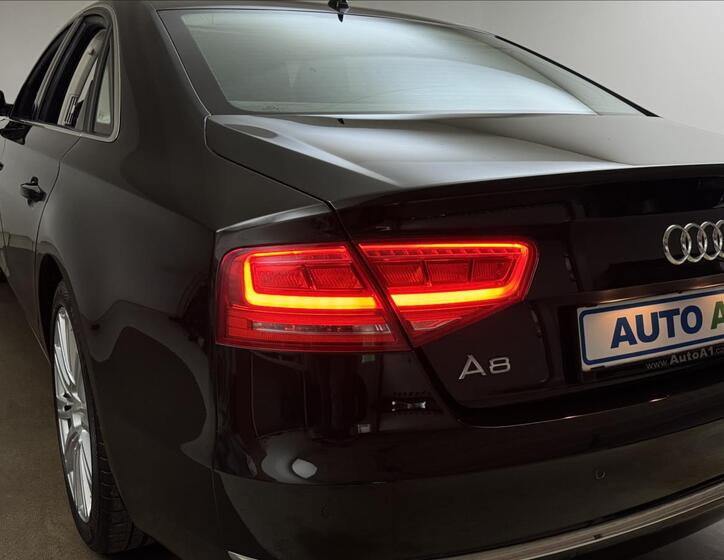 Audi A8 60
