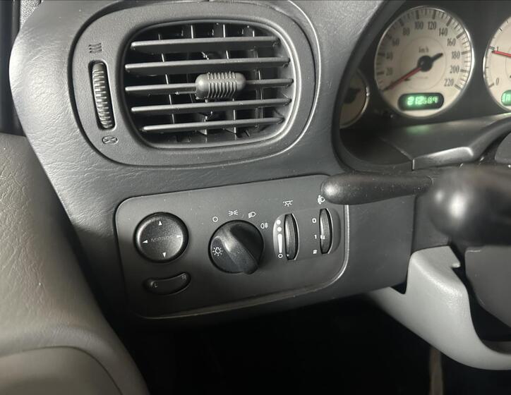 Chrysler Voyager 21