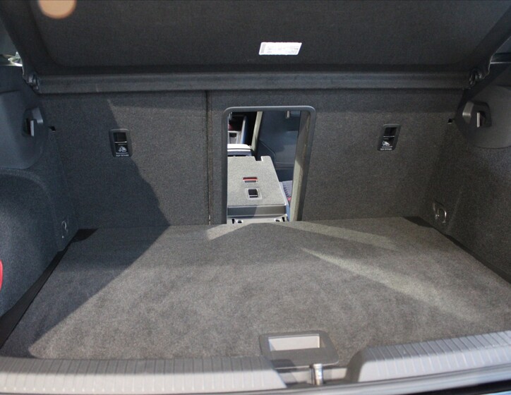 Volkswagen Golf 16