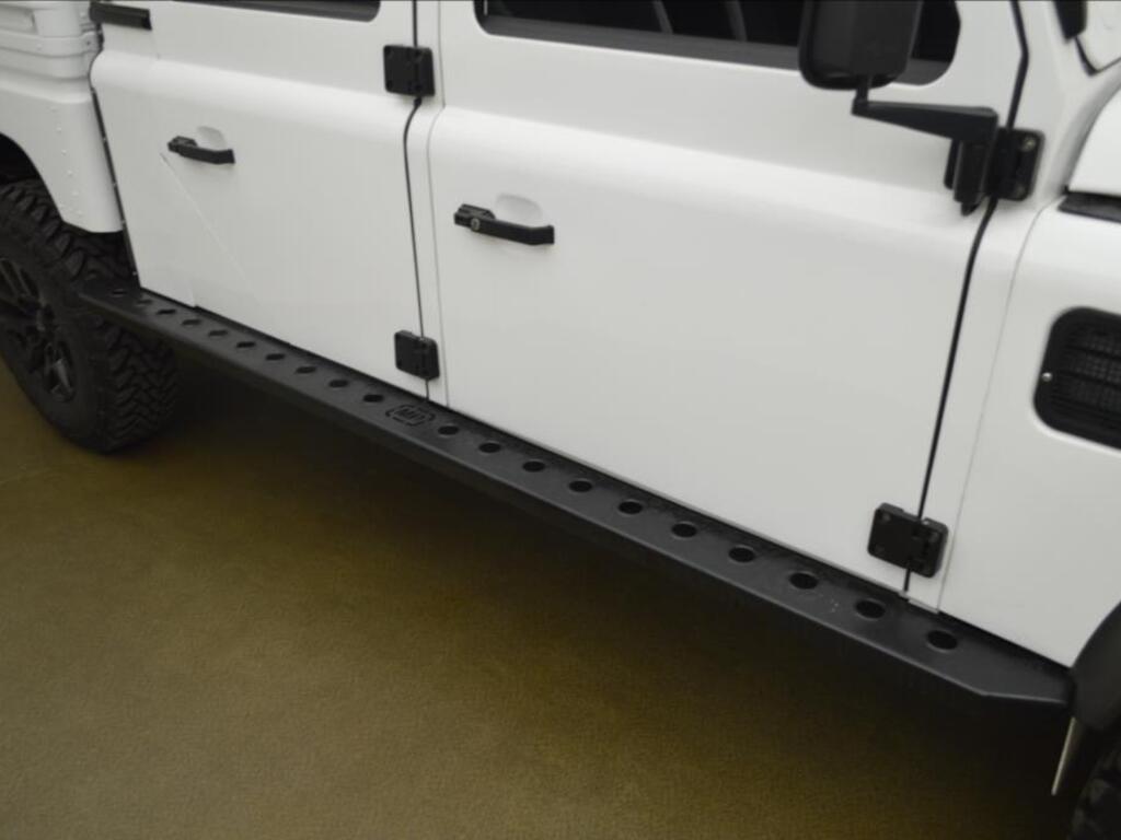 Land Rover Defender 40